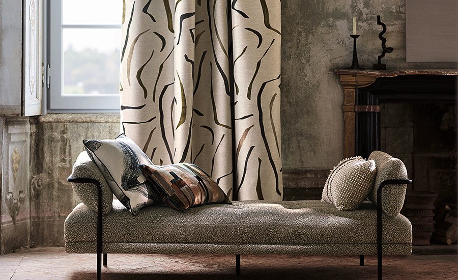 Custom-made curtains and sheer drapes for Mumbai living room – Interior Design Services in Mumbai"